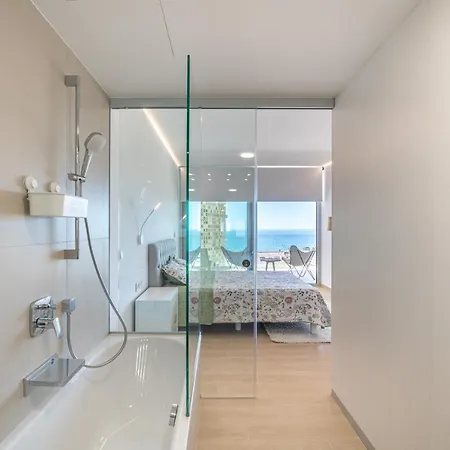 Excellent Two Bedroom فوينخيرولا