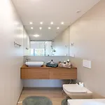 Excellent Two Bedroom Апартаменти