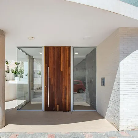 Excellent Two Bedroom فوينخيرولا