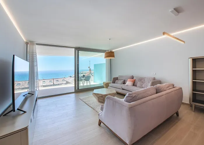 Excellent Two Bedroom アパート *