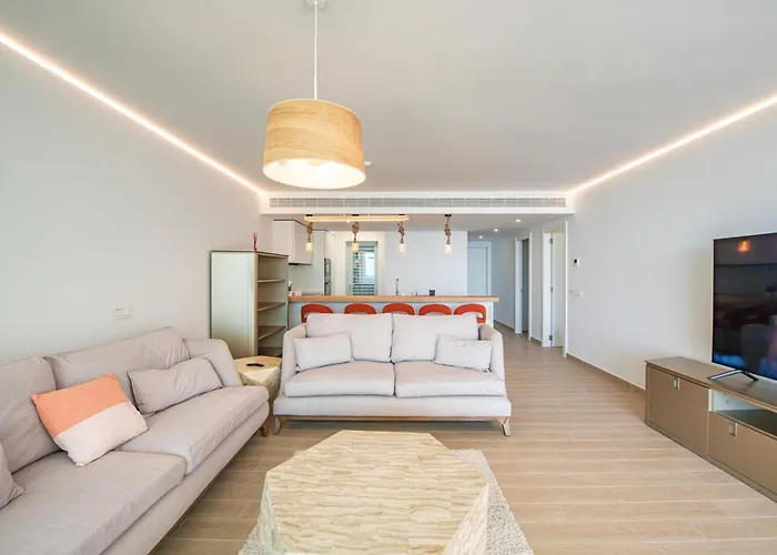 Excellent Two Bedroom アパート