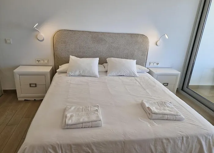 Excellent Two Bedroom アパート フエンヒロラ