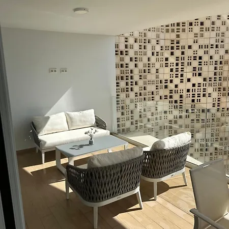 Excellent Two Bedroom * Фуэнхирола